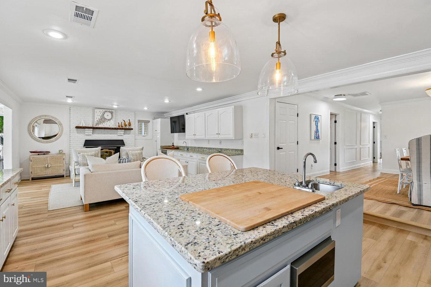 241 Edgewater Drive photo 10