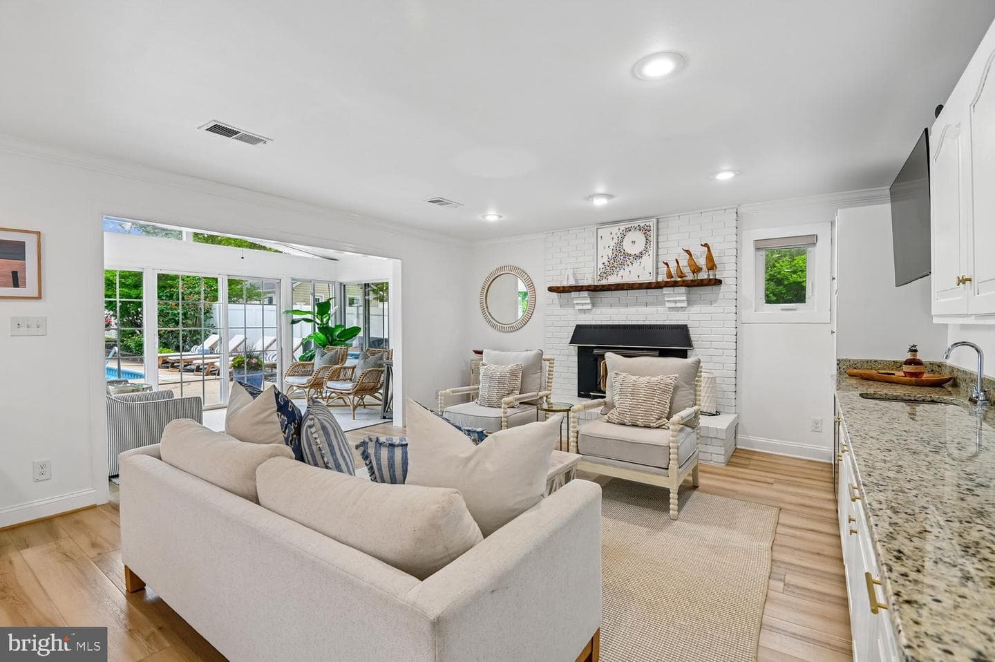 241 Edgewater Drive photo 16