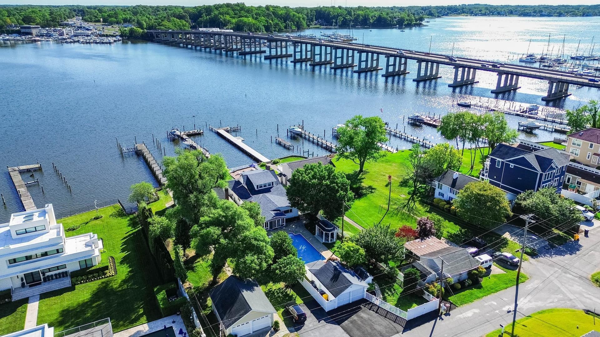 241 Edgewater Drive photo 2