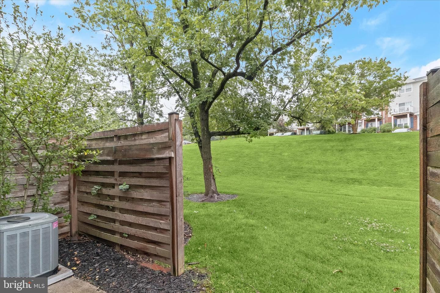 563 Belmawr Place photo 19