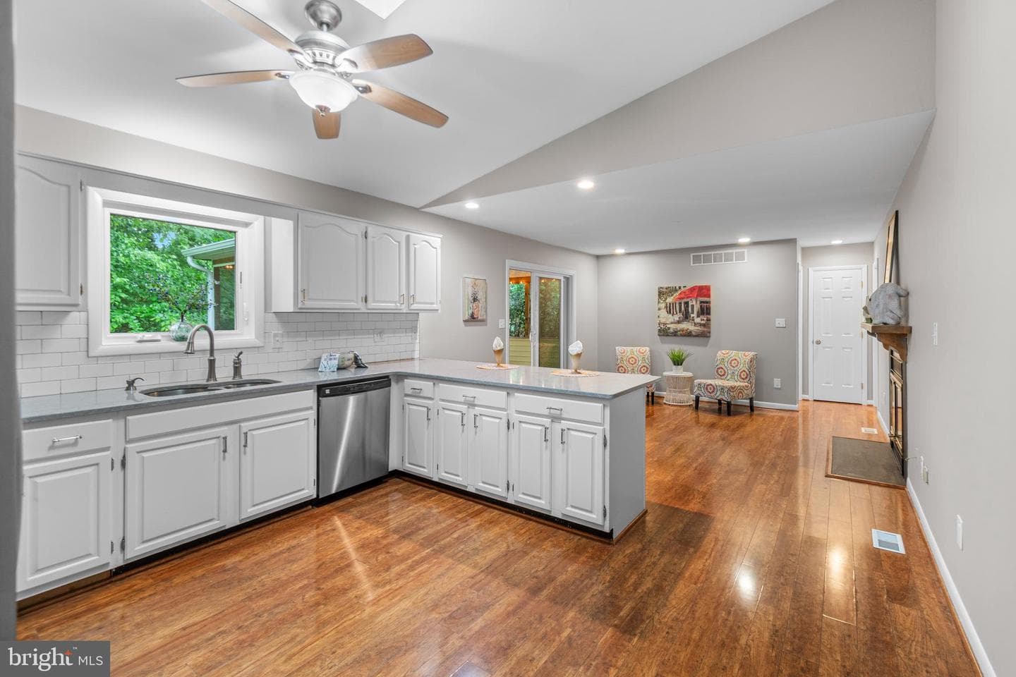 1132 Bay Ridge Road photo 4