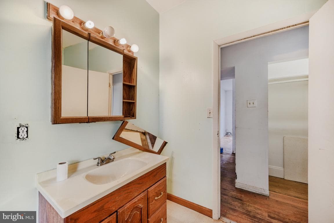 1 Eugenia Avenue photo 22
