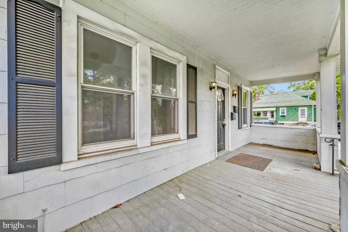 1 Eugenia Avenue photo 4