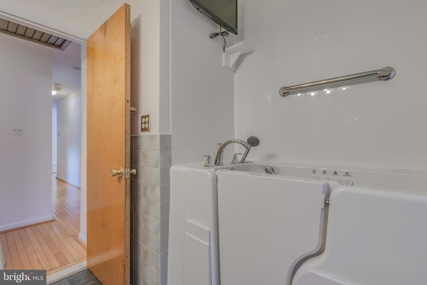 219 Coronet Drive photo 15