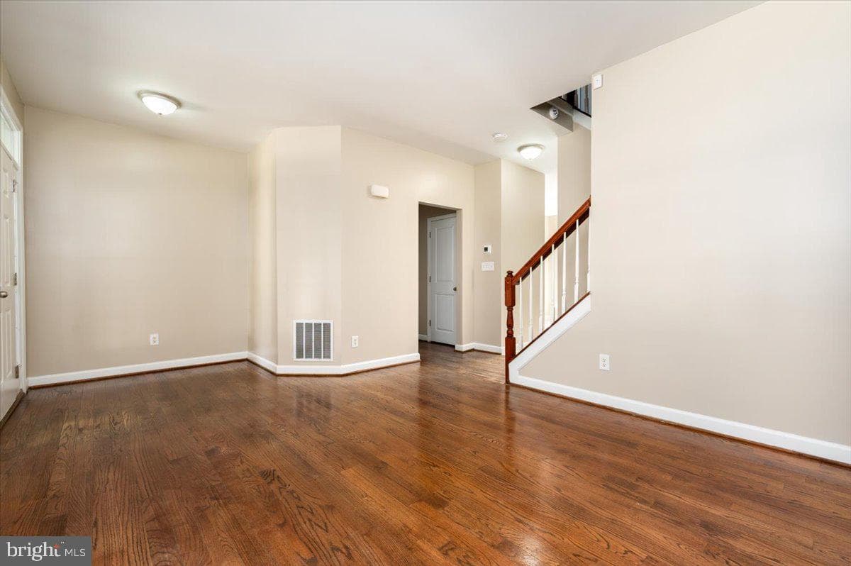 7307 Gardenia Lane photo 5