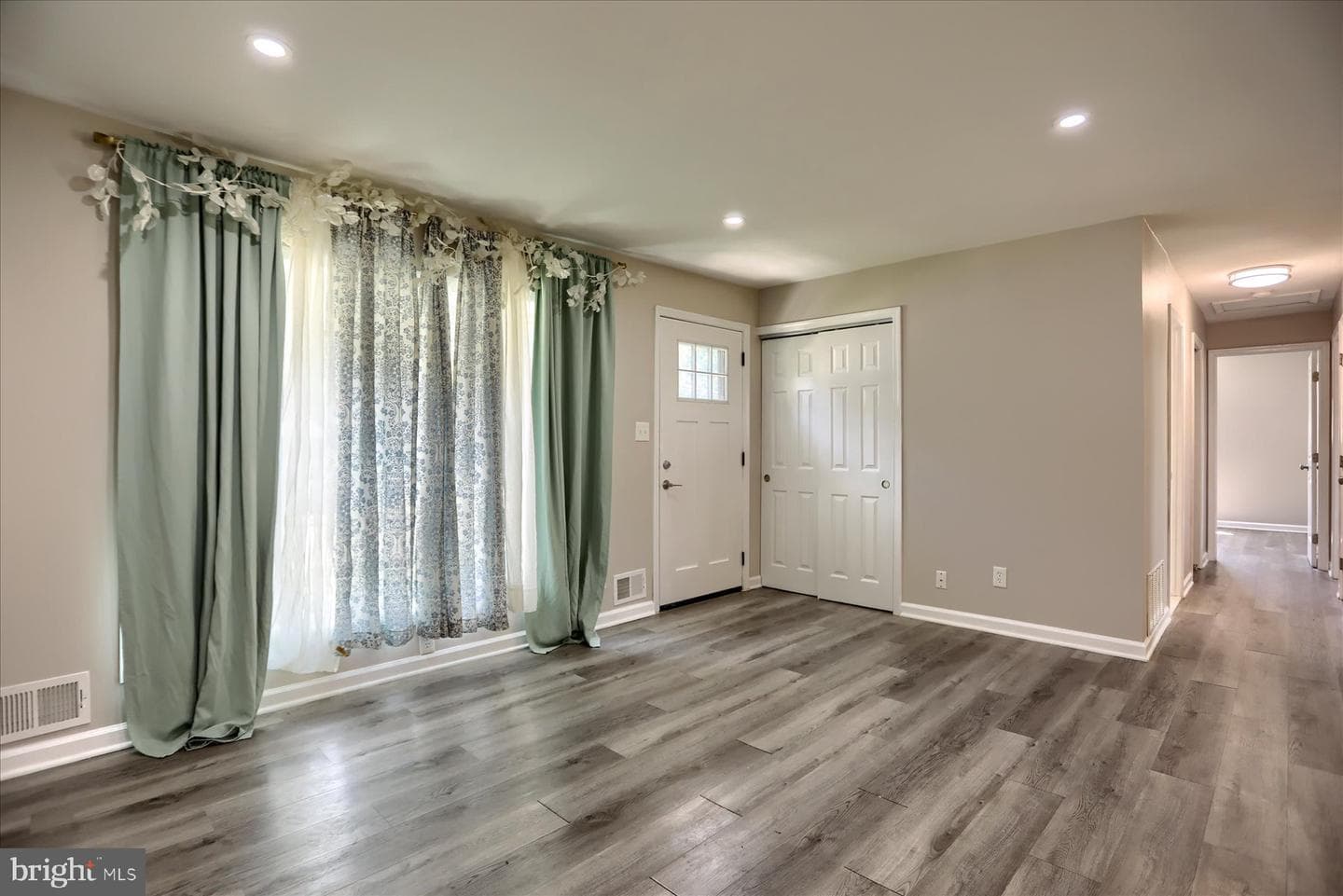 573 Rita Drive photo 7