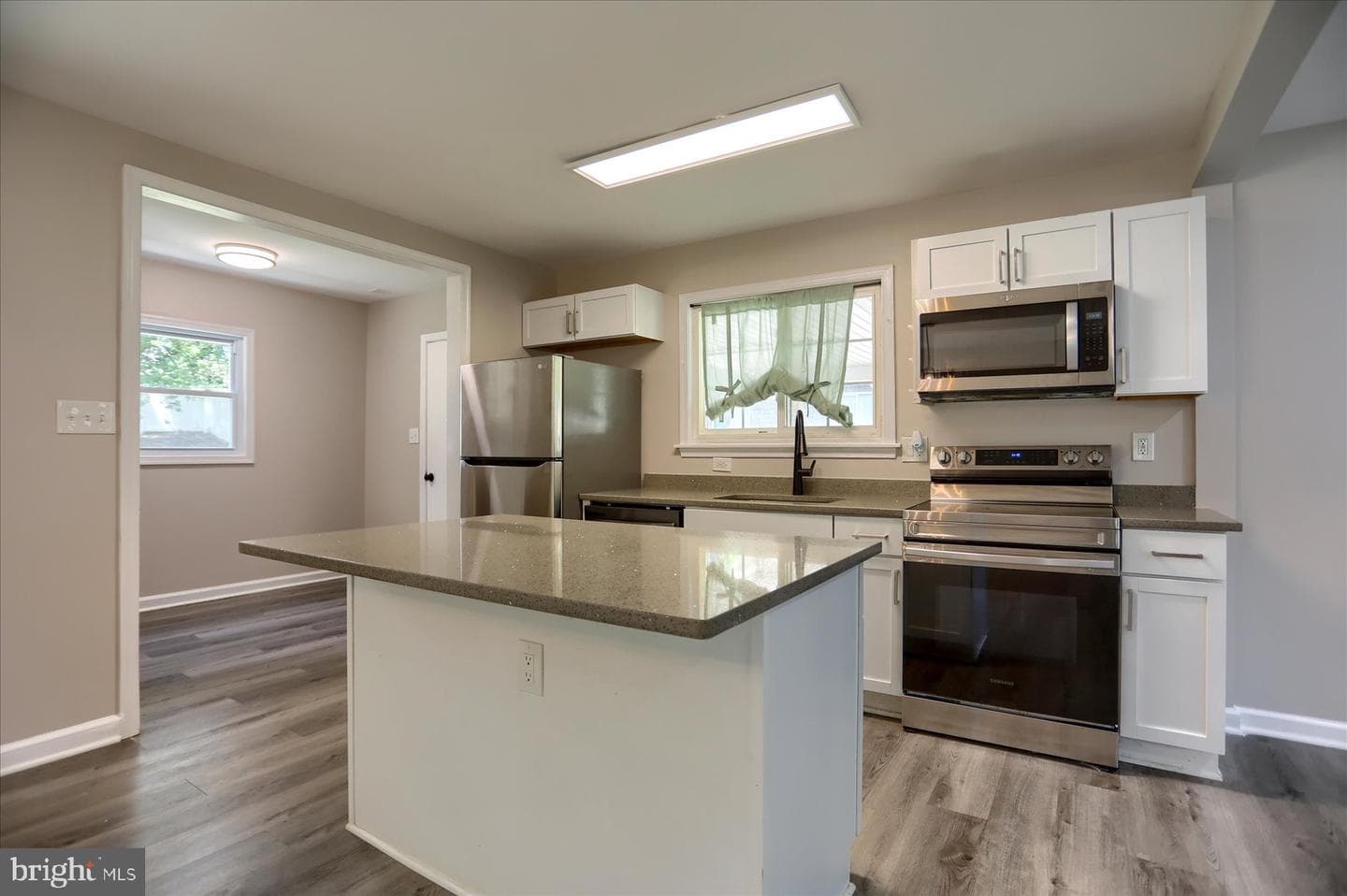 573 Rita Drive photo 9