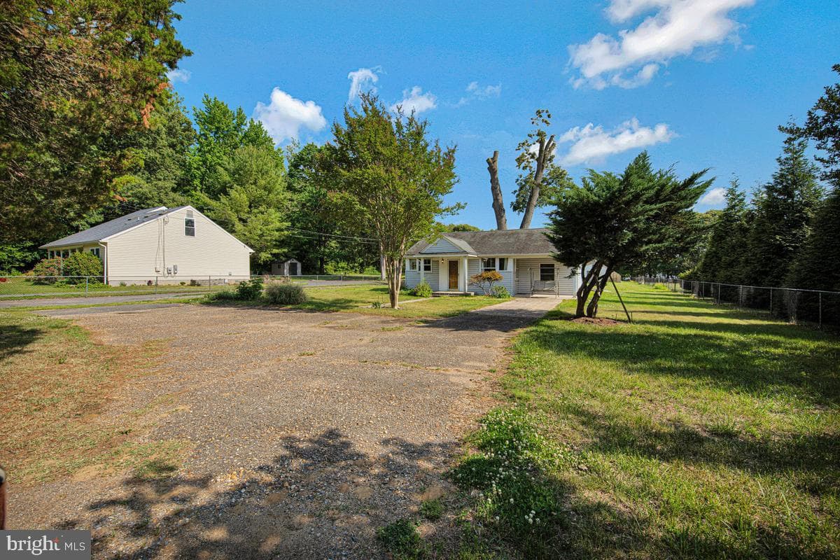 1631 Defense Highway photo 3
