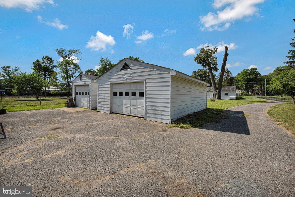 1631 Defense Highway photo 33