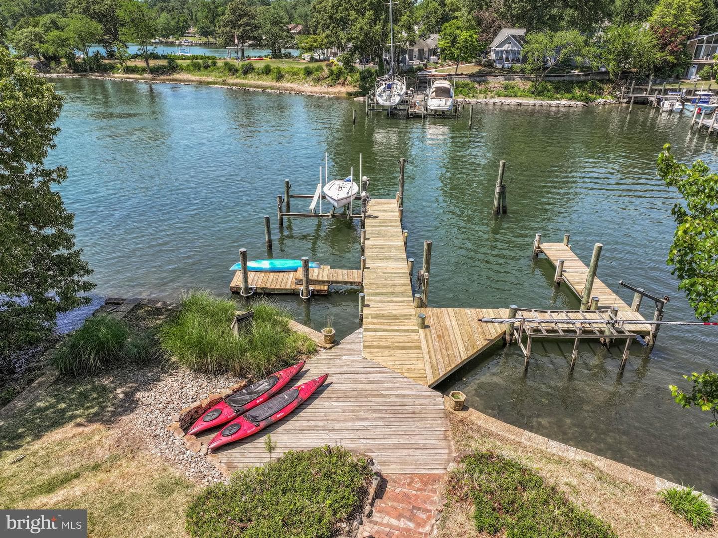 528 Grays Creek Road photo 2