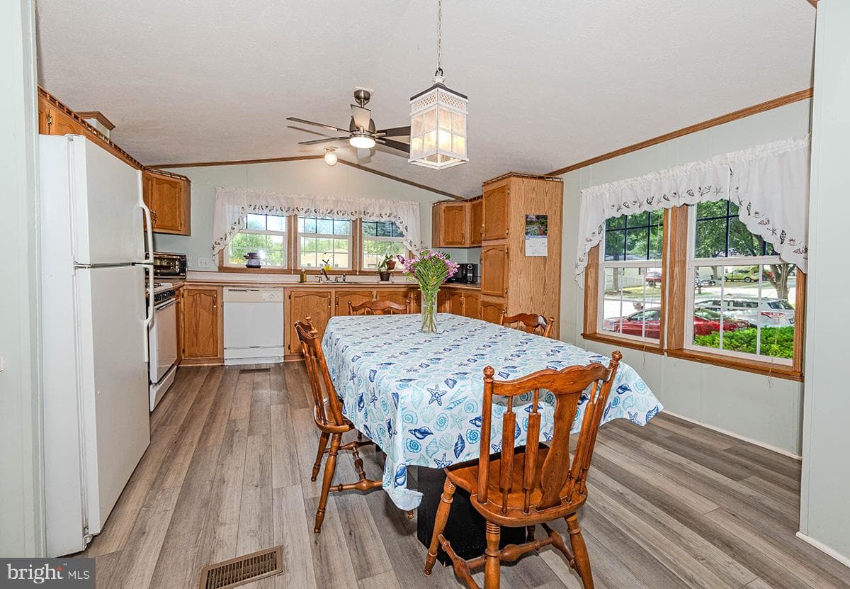 8021 Fair Breeze Drive photo 12