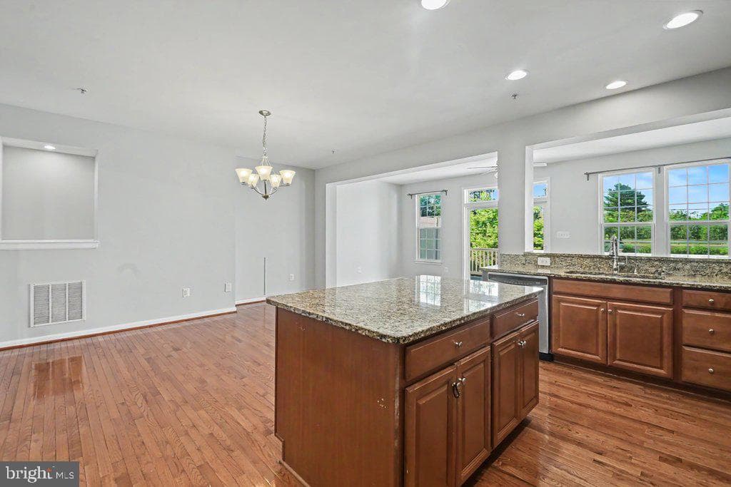 1425 Hale Street photo 20