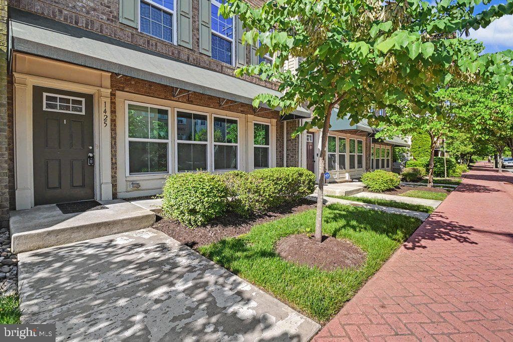 1425 Hale Street photo 3
