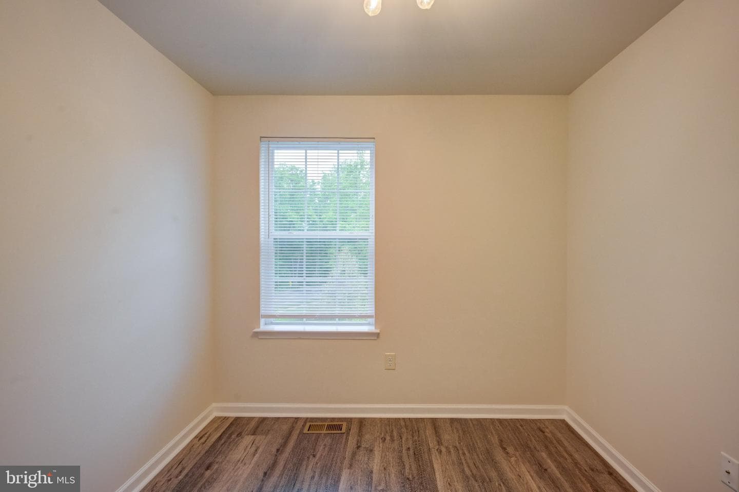 1317 Hawthorn Drive photo 23