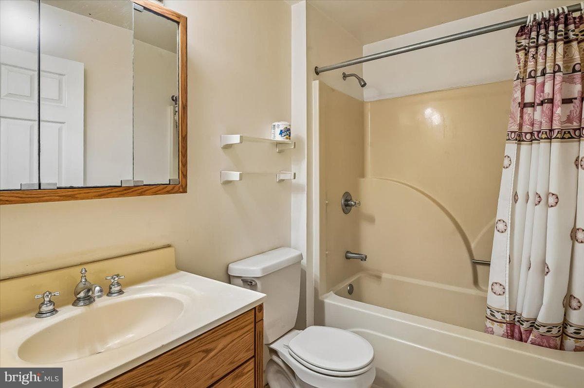 273 North Drive photo 19