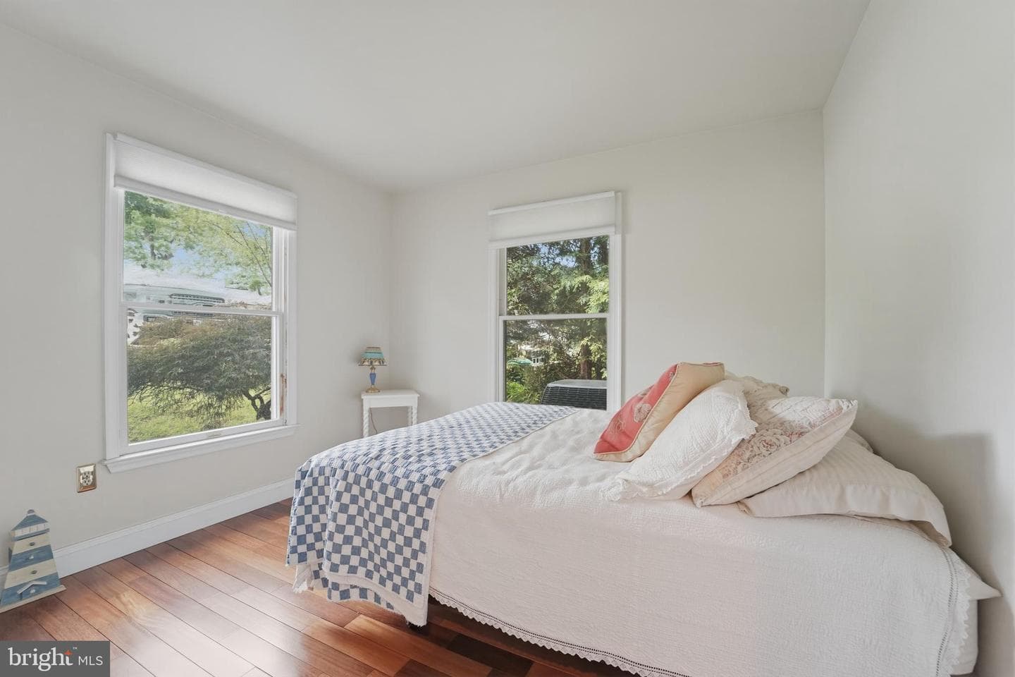 836 North Shore Drive photo 8