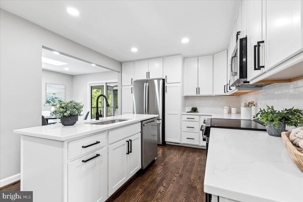 456 Ruth Road photo 2