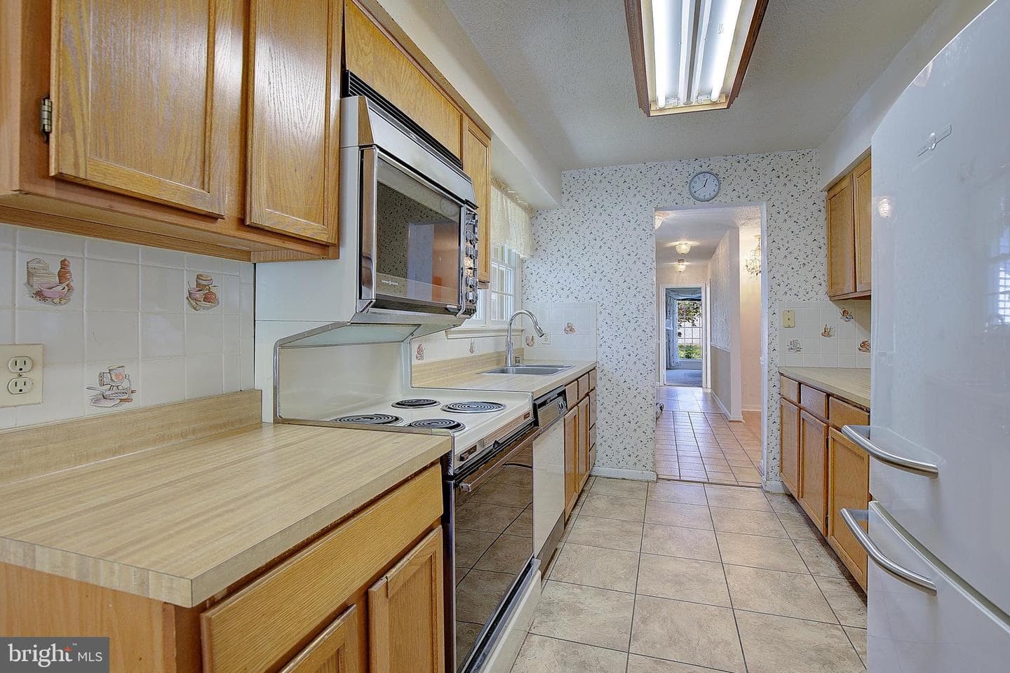 848 Deerwood Court photo 18