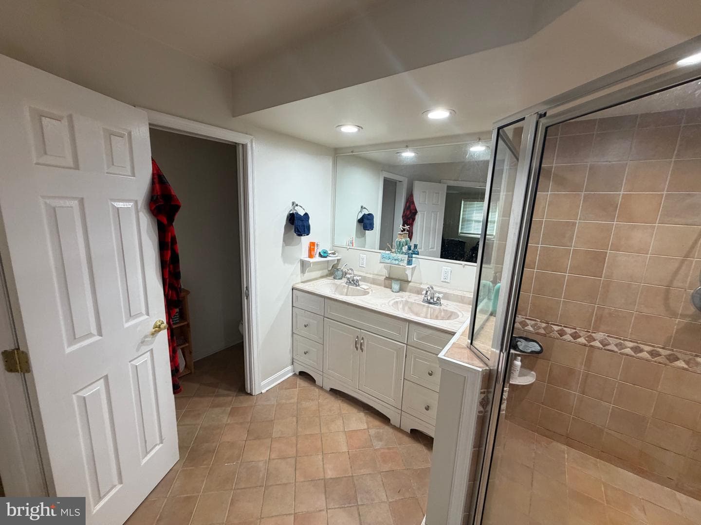 1223 Pine Avenue photo 12