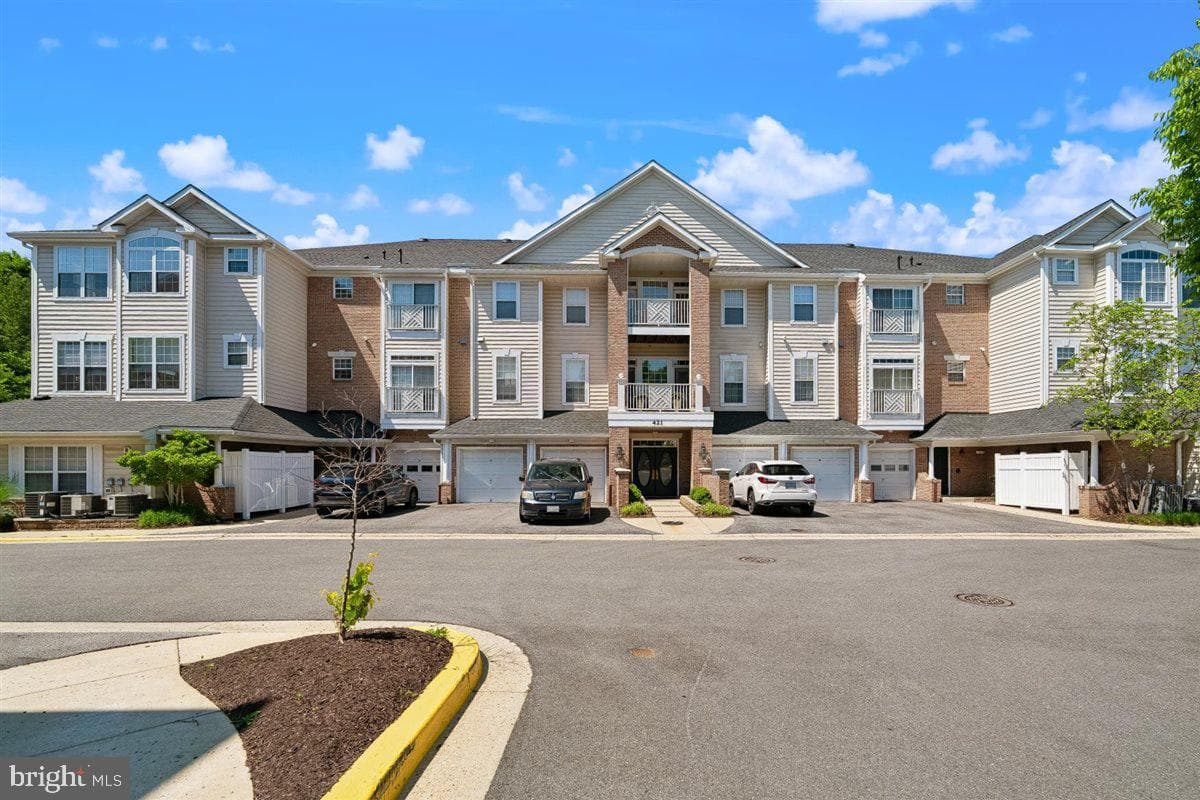 421 Hamlet Club Drive #302