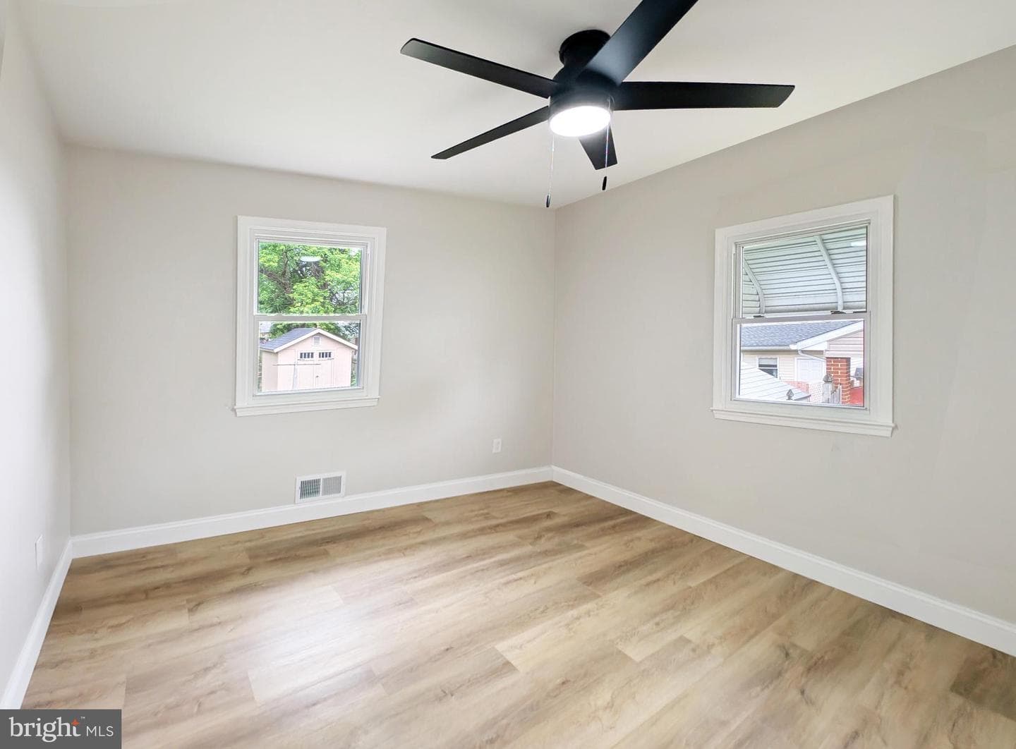 102 Emerson Avenue photo 20