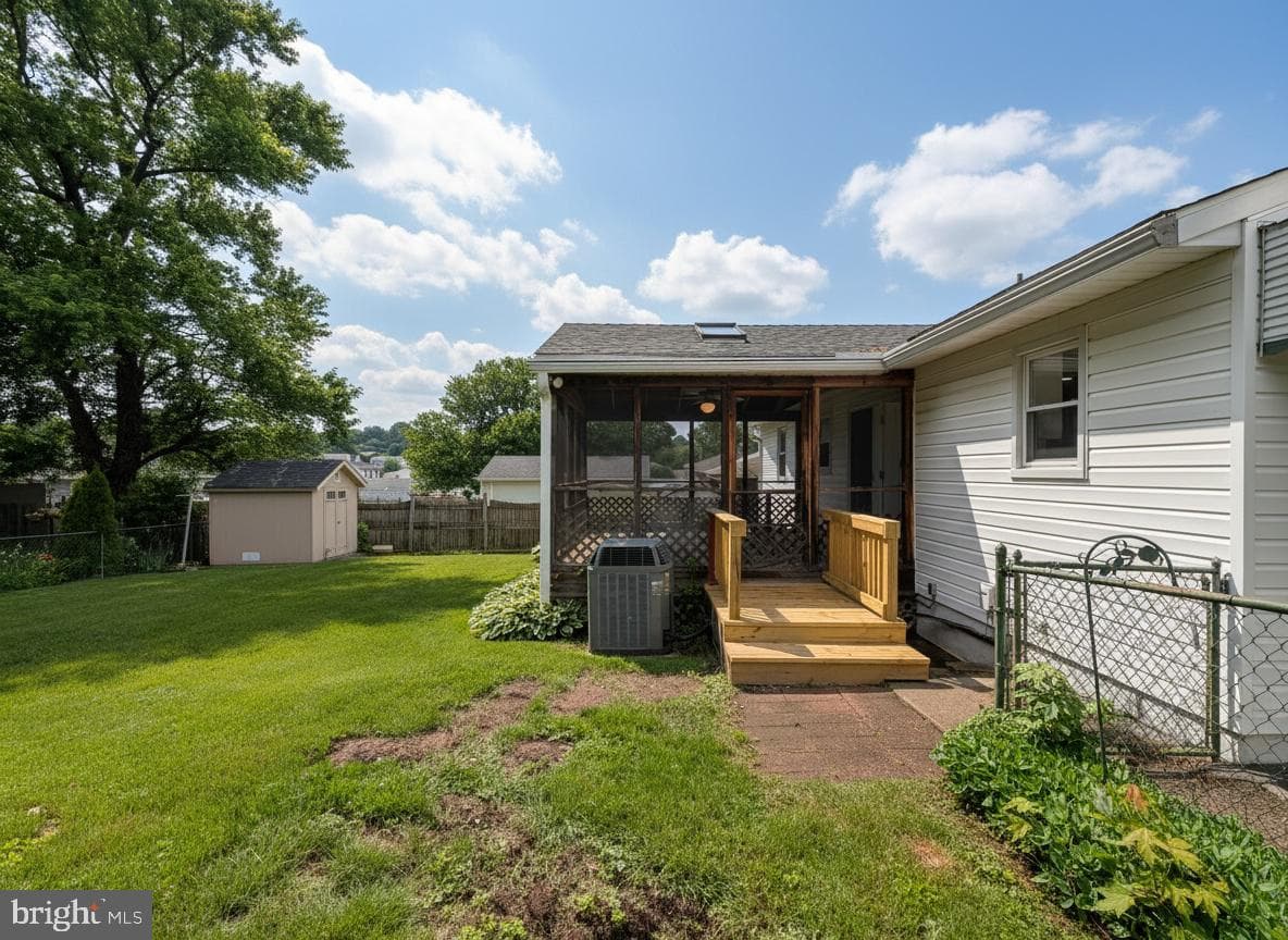 102 Emerson Avenue photo 32