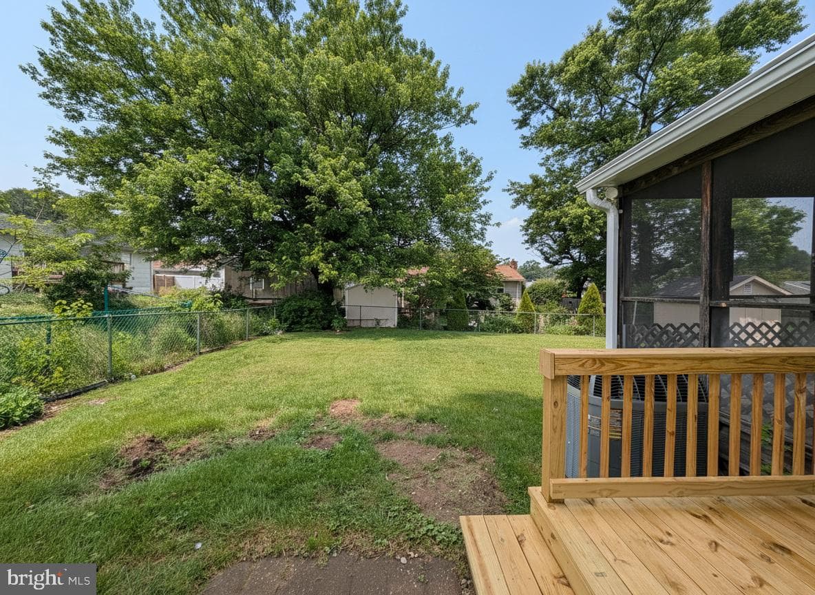102 Emerson Avenue photo 33