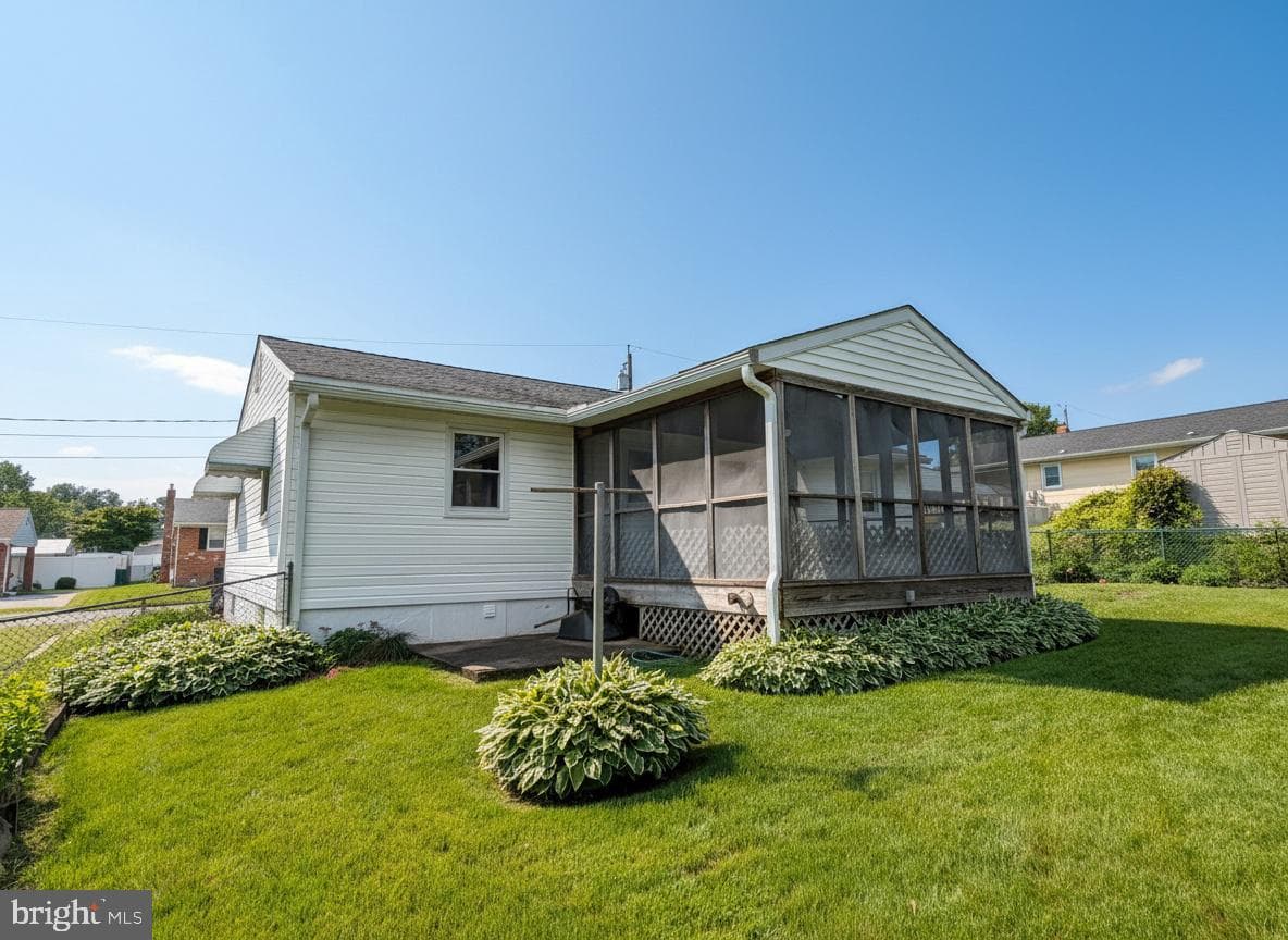 102 Emerson Avenue photo 34