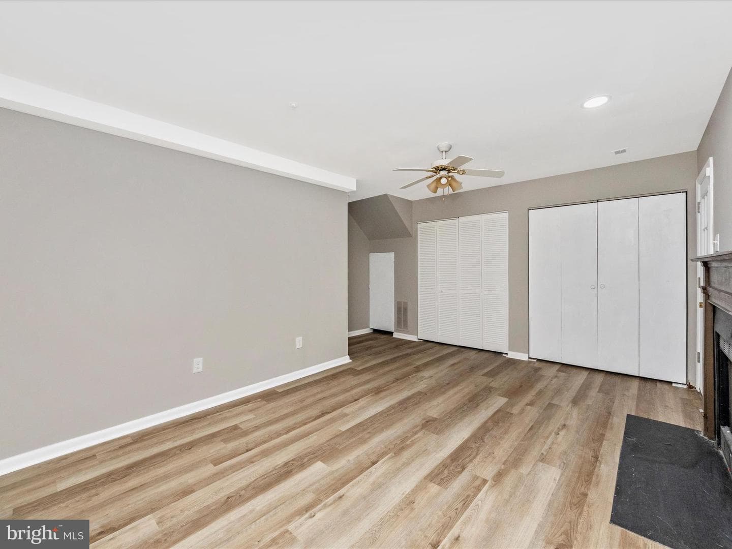 2242 Commissary Circle photo 5