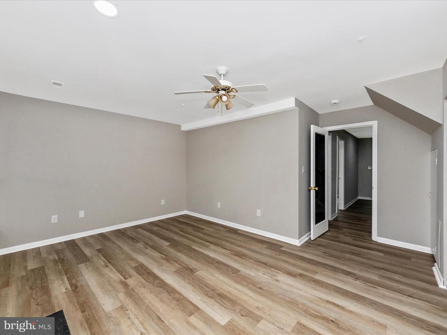 2242 Commissary Circle photo 7