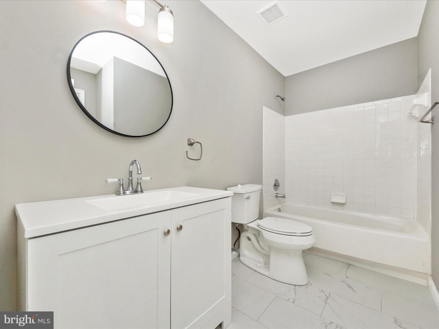 2242 Commissary Circle photo 8