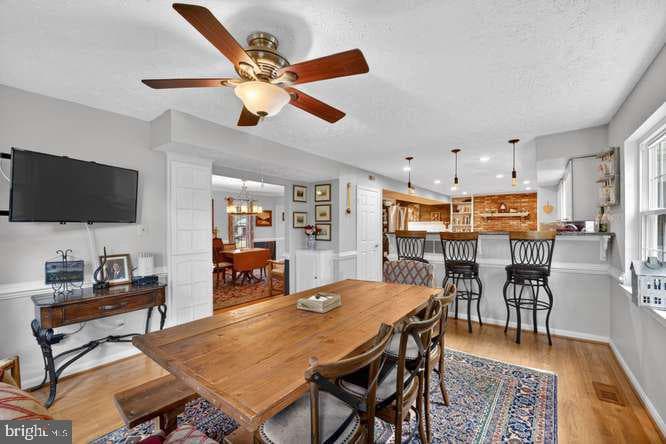 1307 Blackwalnut Court photo 23