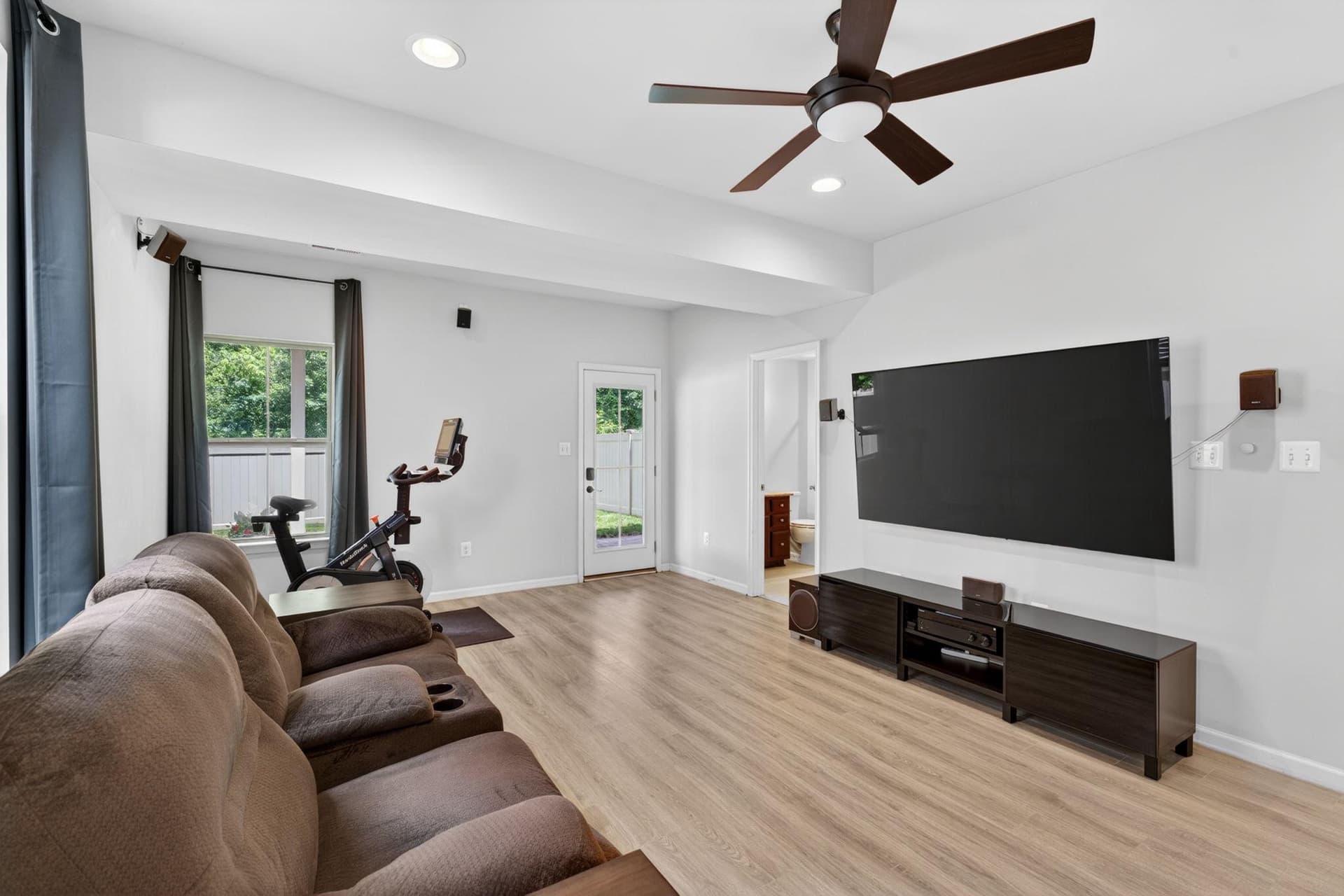 468 Marianna Drive photo 10