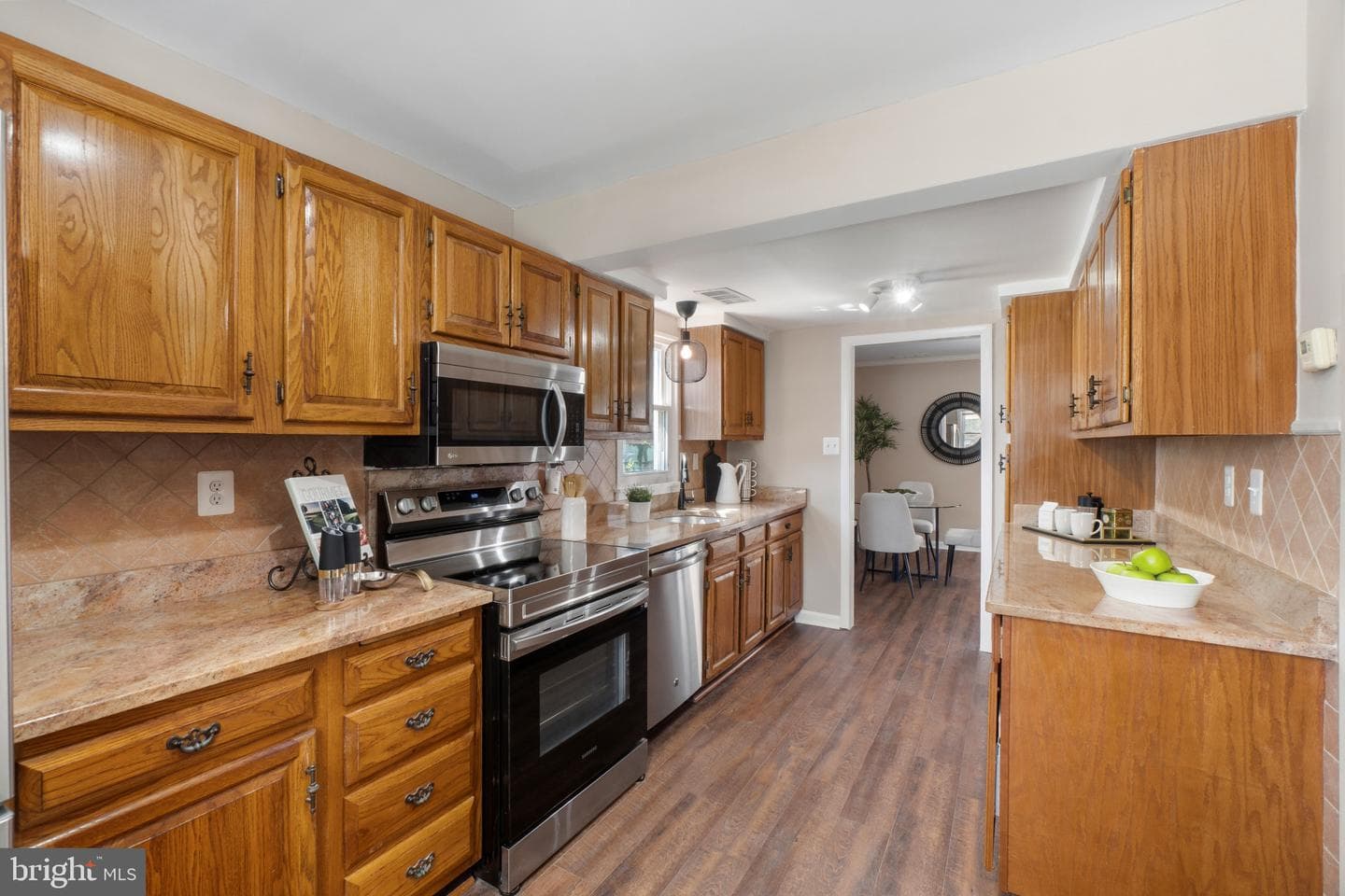 8582 Beacon Point Road photo 4