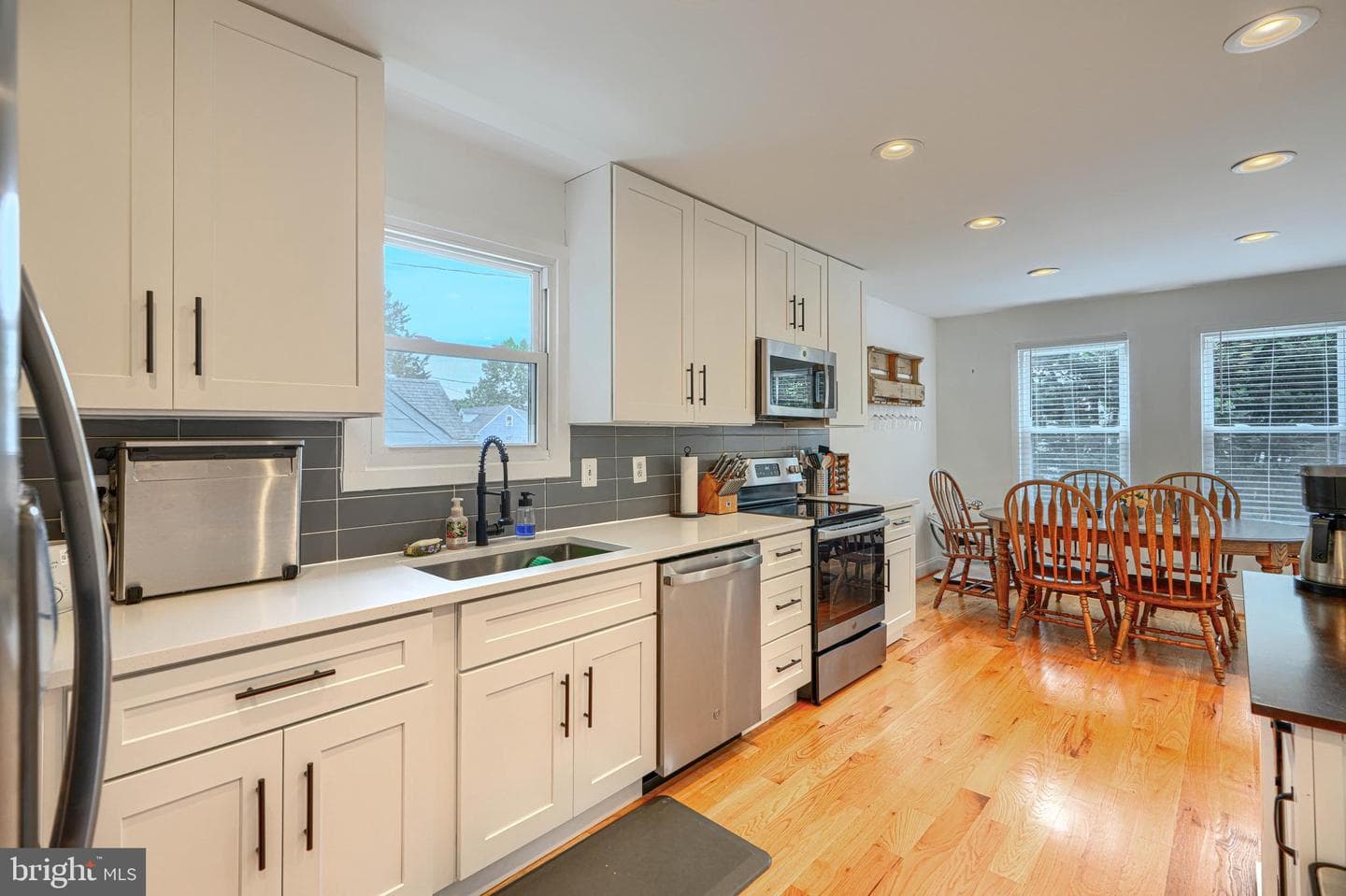 926 Central Street photo 12
