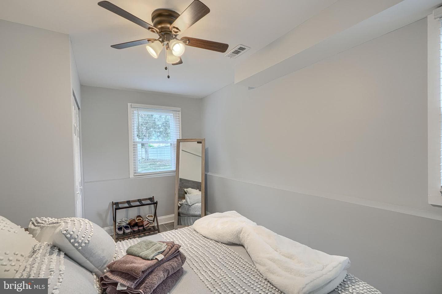 926 Central Street photo 45