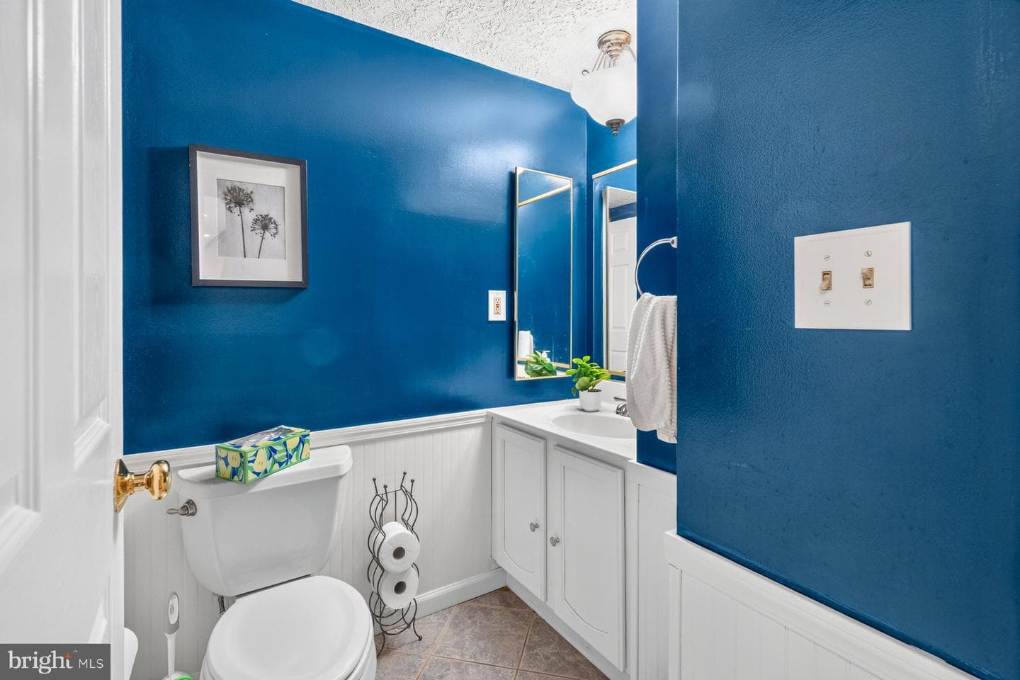 935 Marine Drive photo 16