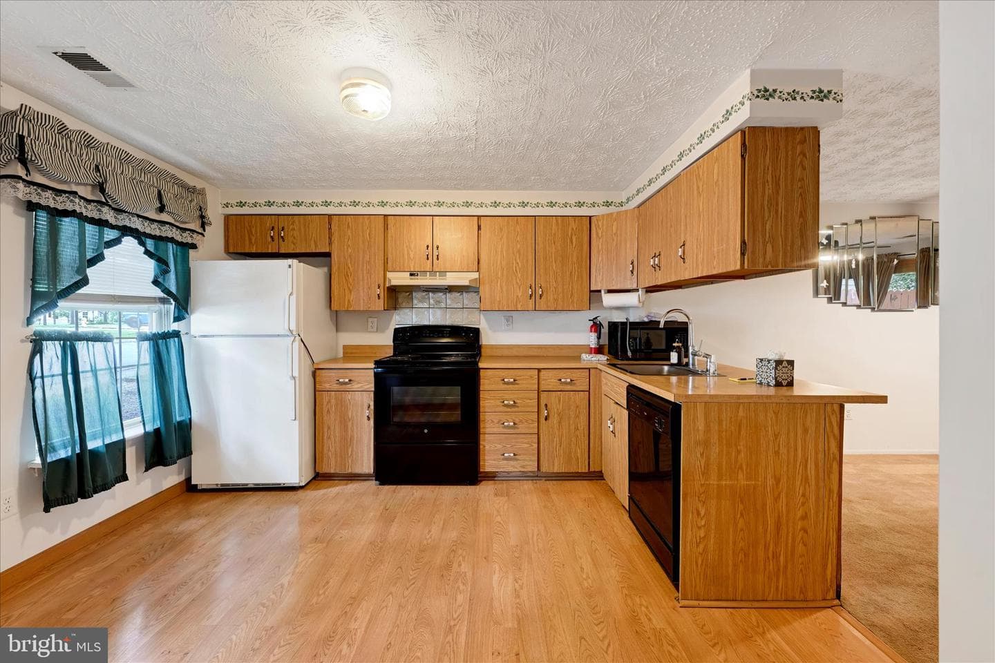 1503 Lodge Pole Court photo 4