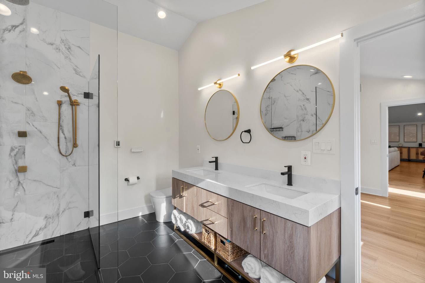 428 Royal Beach Road photo 18
