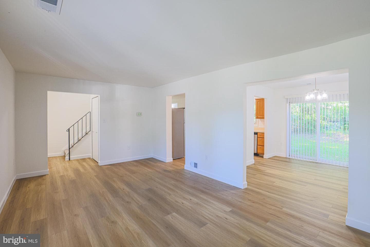 1327 Farrara Dr photo 5
