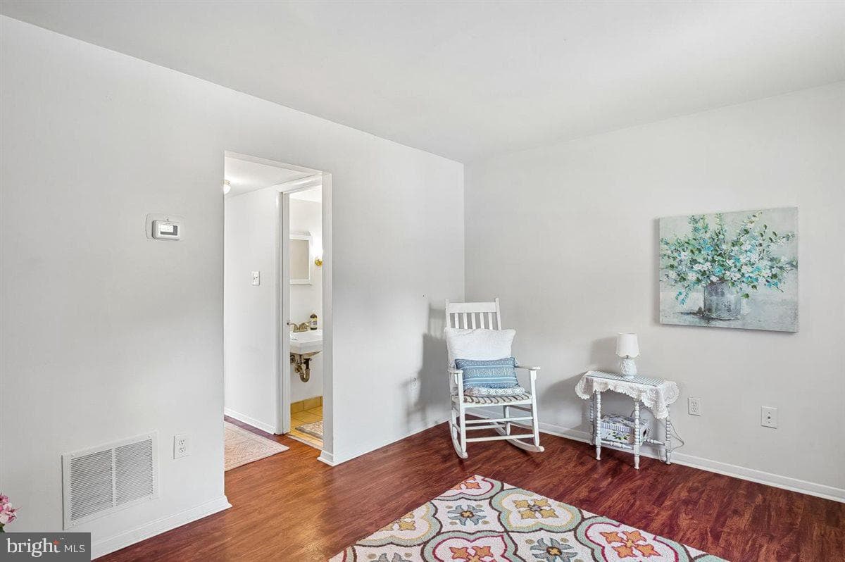 122 Merryman Court photo 6