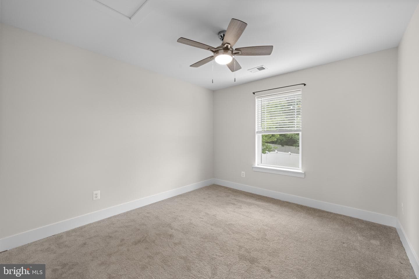 5707 Lowell Street photo 32