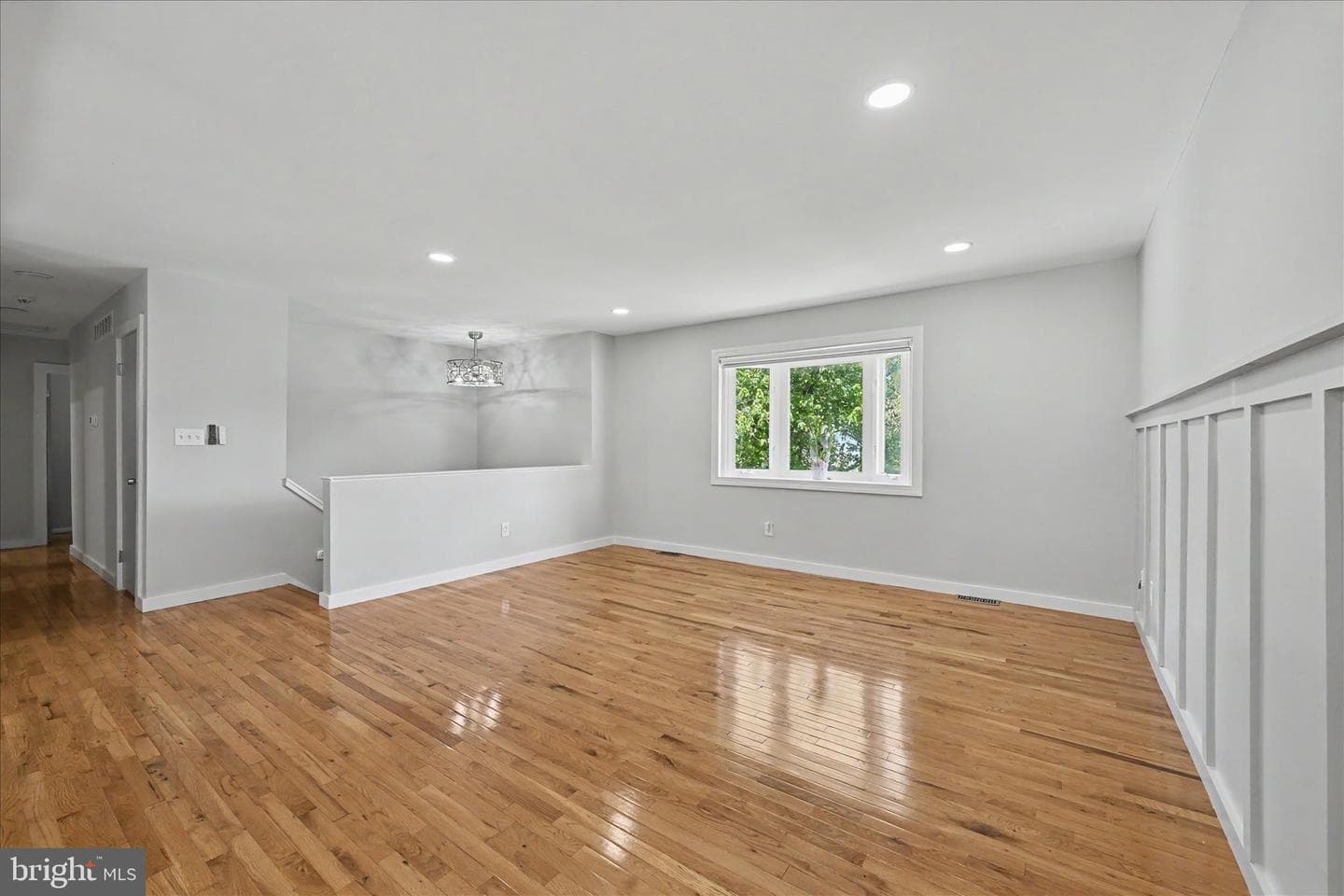 401 Grove Ridge Court photo 3
