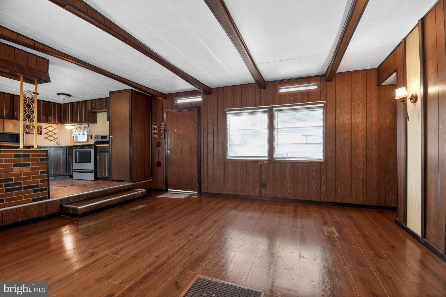 1501 Flanders Lane #i photo 3