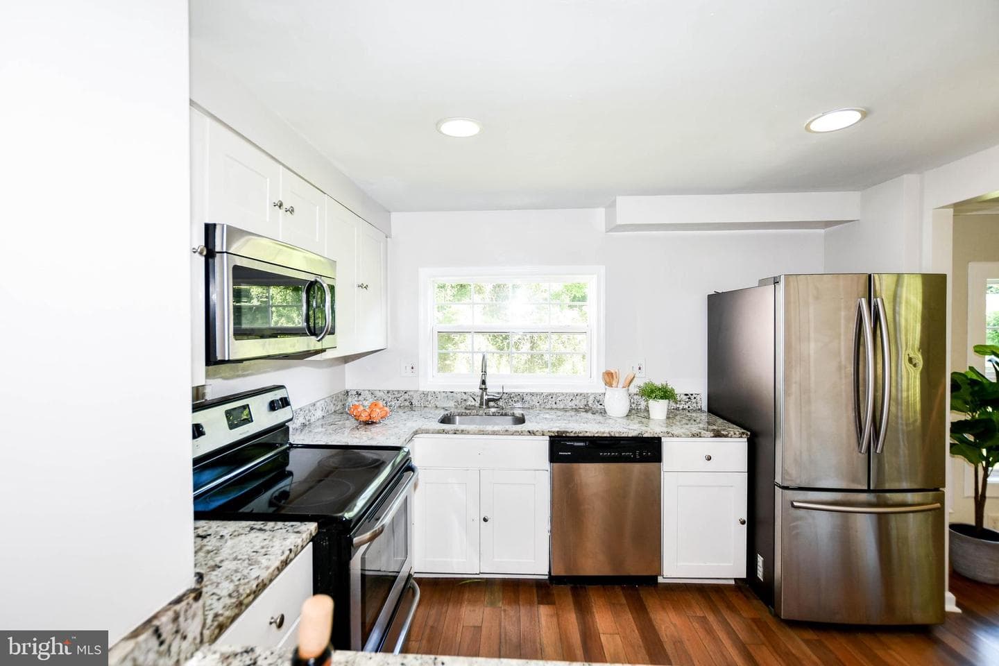 356 Forest Beach Road photo 15