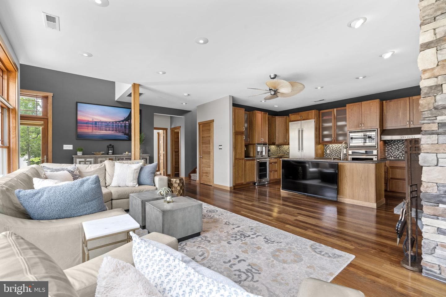 993 Round Bay Road photo 8