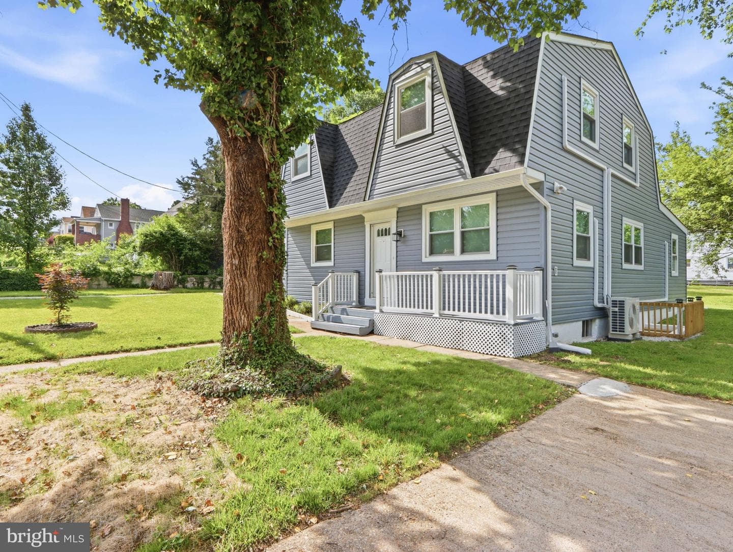 96 Packard Avenue photo 3