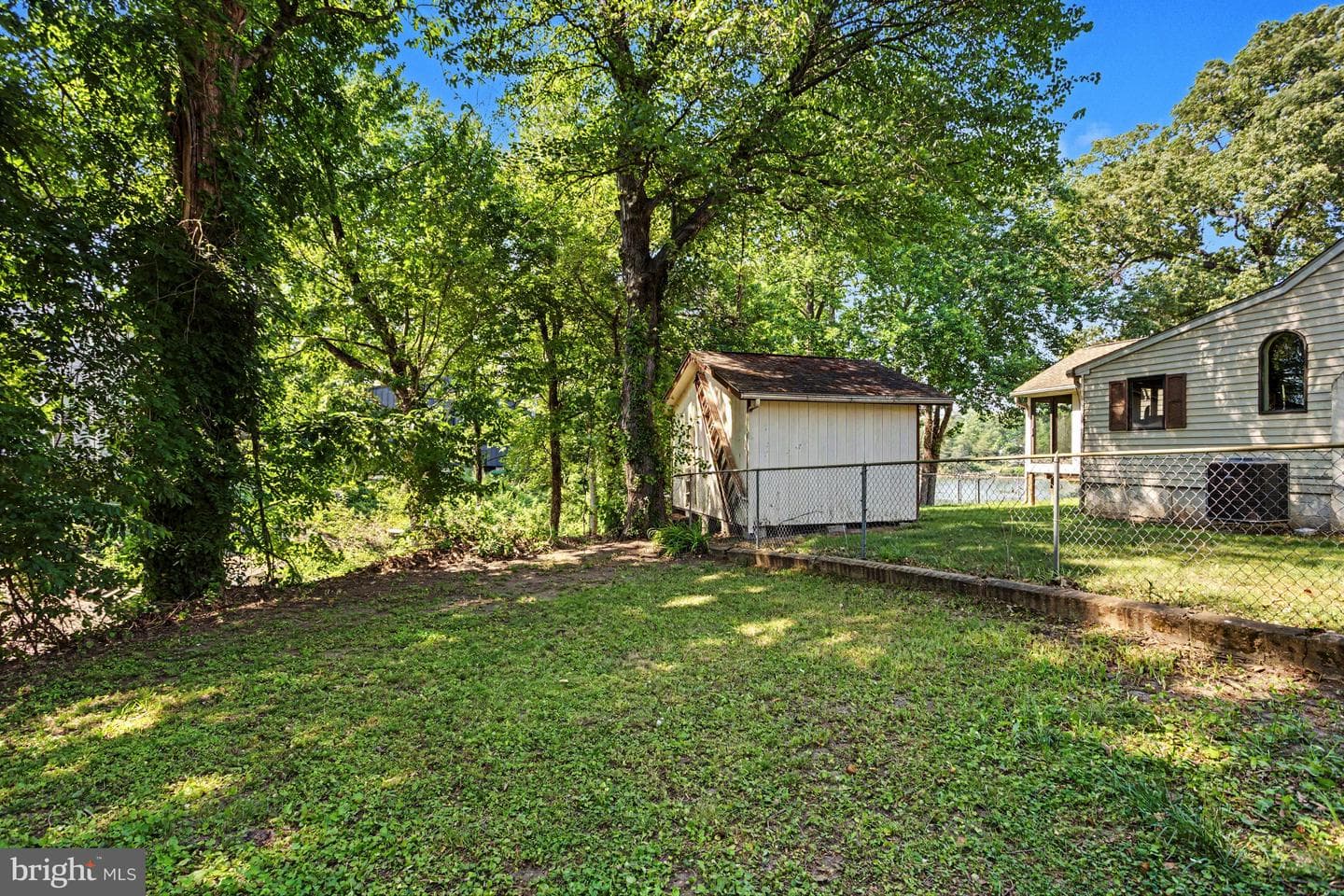 910 Pierpoint Drive photo 25