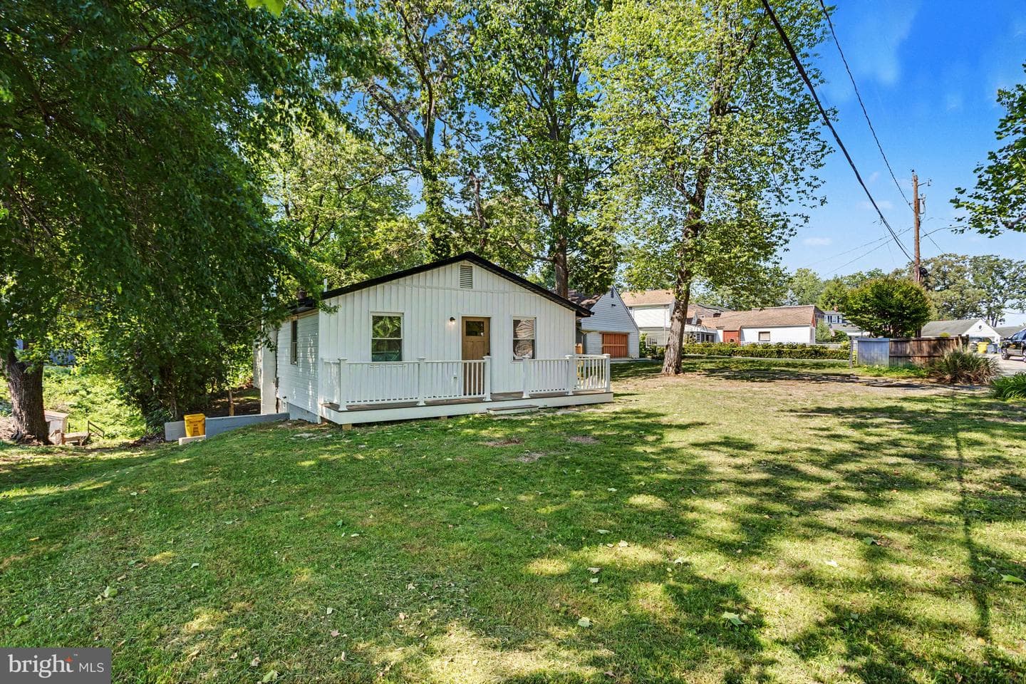 910 Pierpoint Drive photo 3