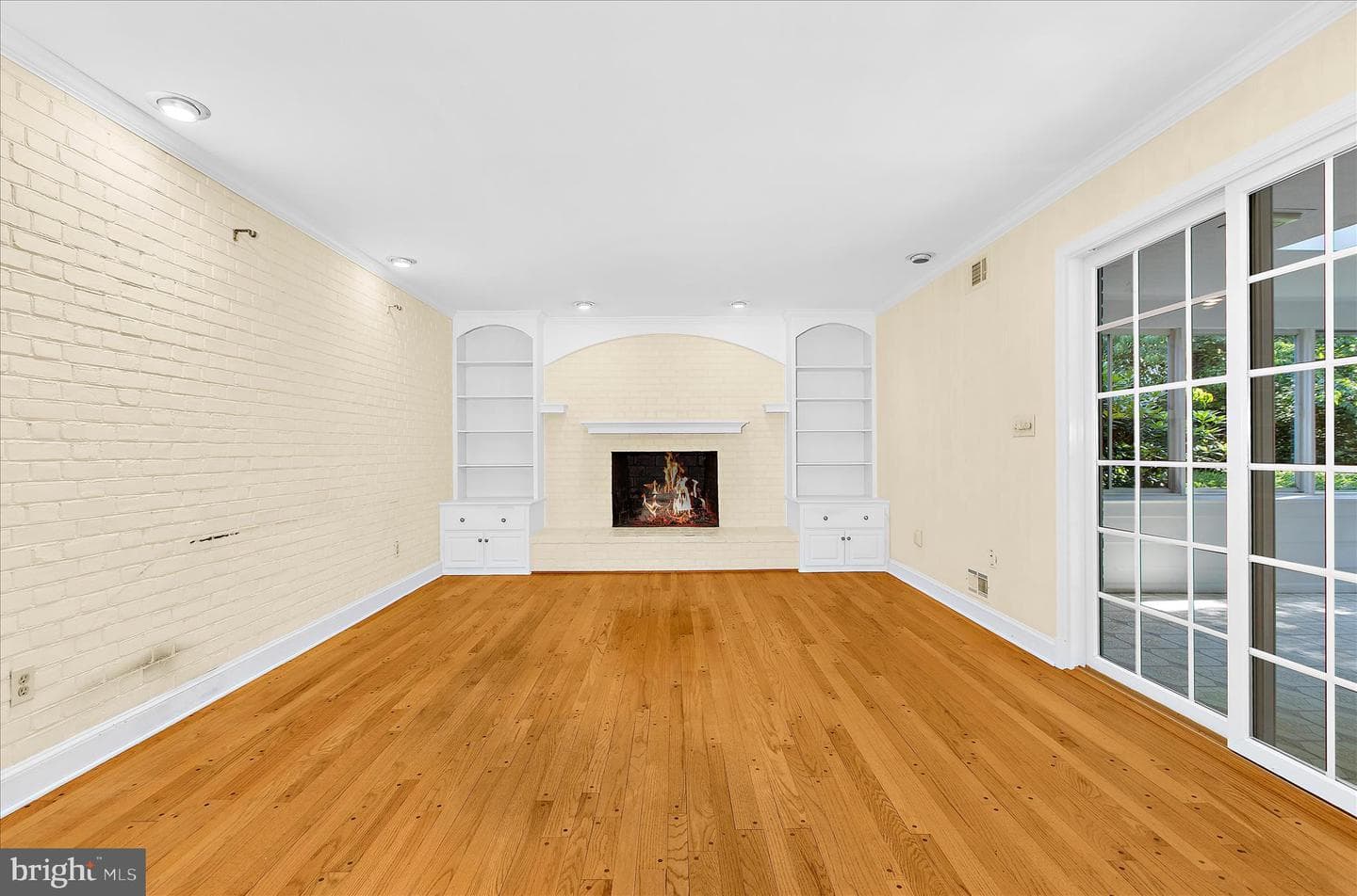 537 Devonshire Court photo 10